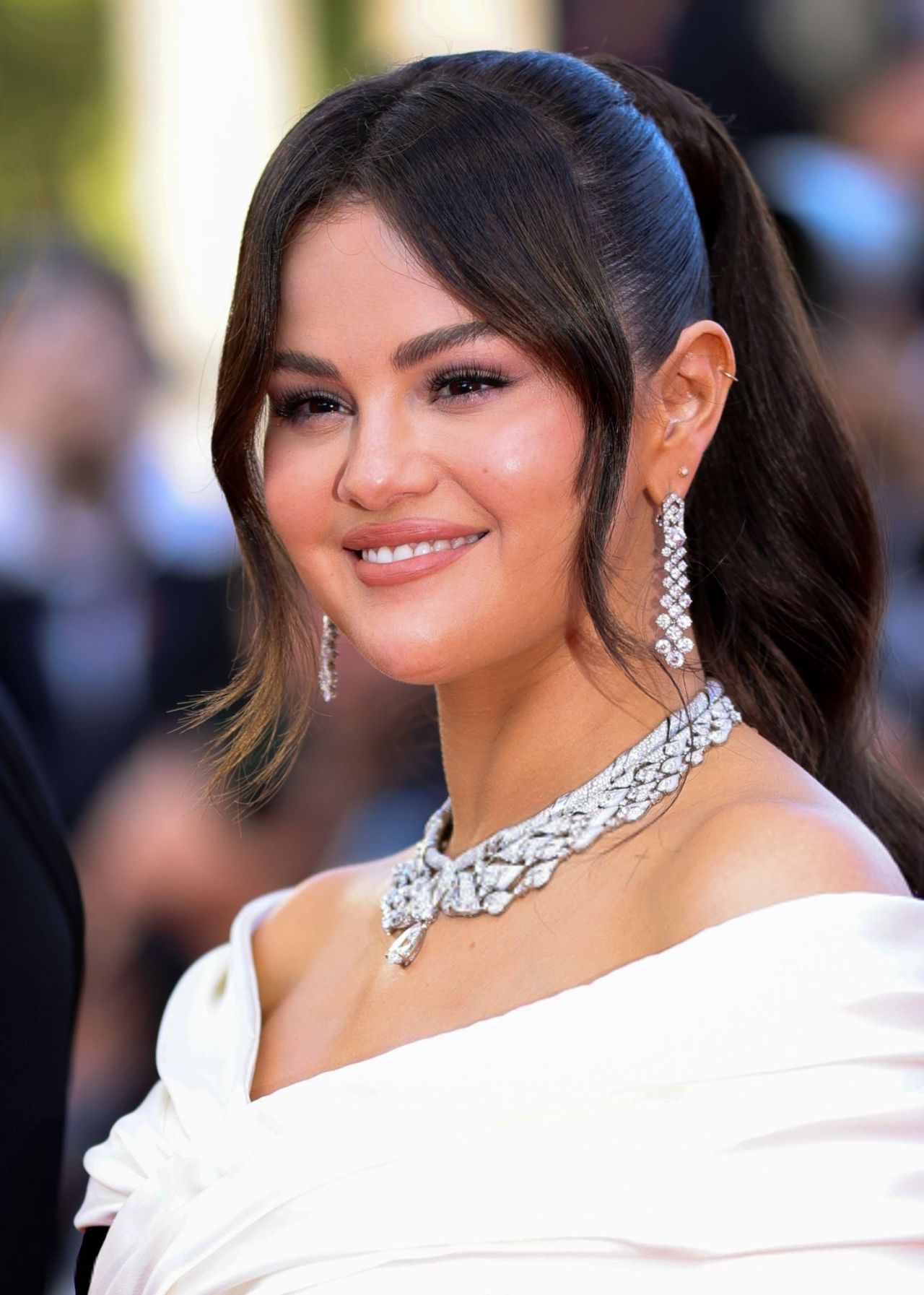 SELENA GOMEZ AT EMILIA PEREZ RED CARPET AT 2024 CANNES FILM FESTIVAL10